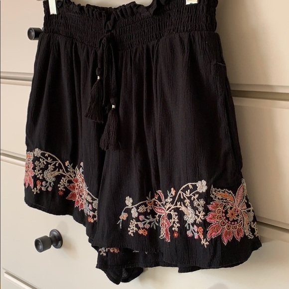 NWT American Eagle Flowy Floral Shorts - Picture 2 of 6